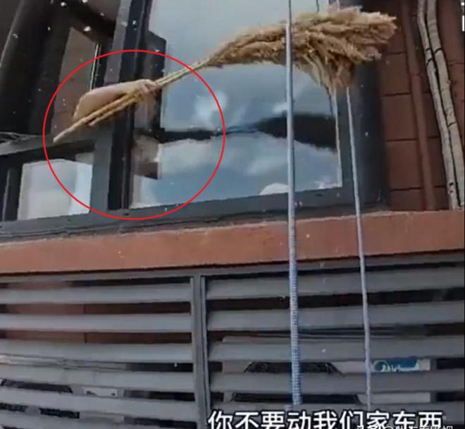 业主自修却遭质疑真相曝光！米乐m6网站高层空调漏水(图4)